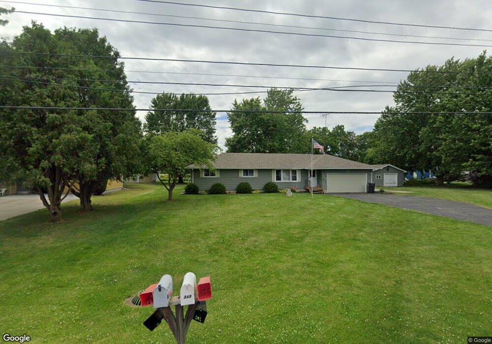 345 Elizabeth Dr, Owosso, MI 48867 - photo 1