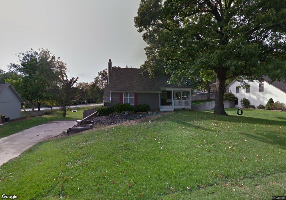 4950 Mullen Rd, Shawnee, KS 66216 - photo 1