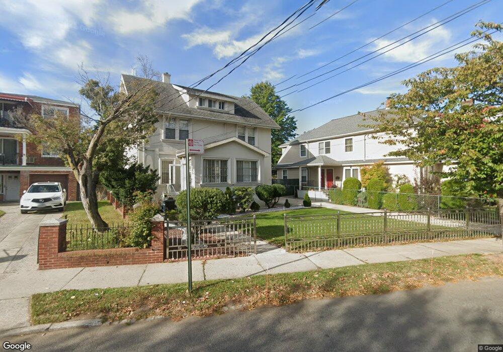 4714 Parsons Blvd, Flushing, NY 11355 - photo 1