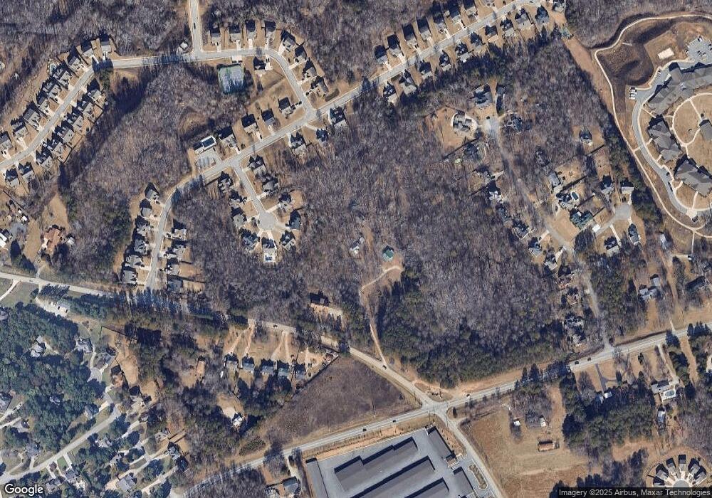 6189 Rives Cir, Flowery Branch, GA 30542 - photo 1