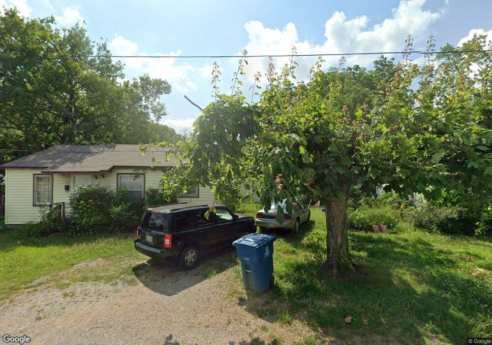 708 W Highland Dr, Manchester, TN 37355 - photo 1