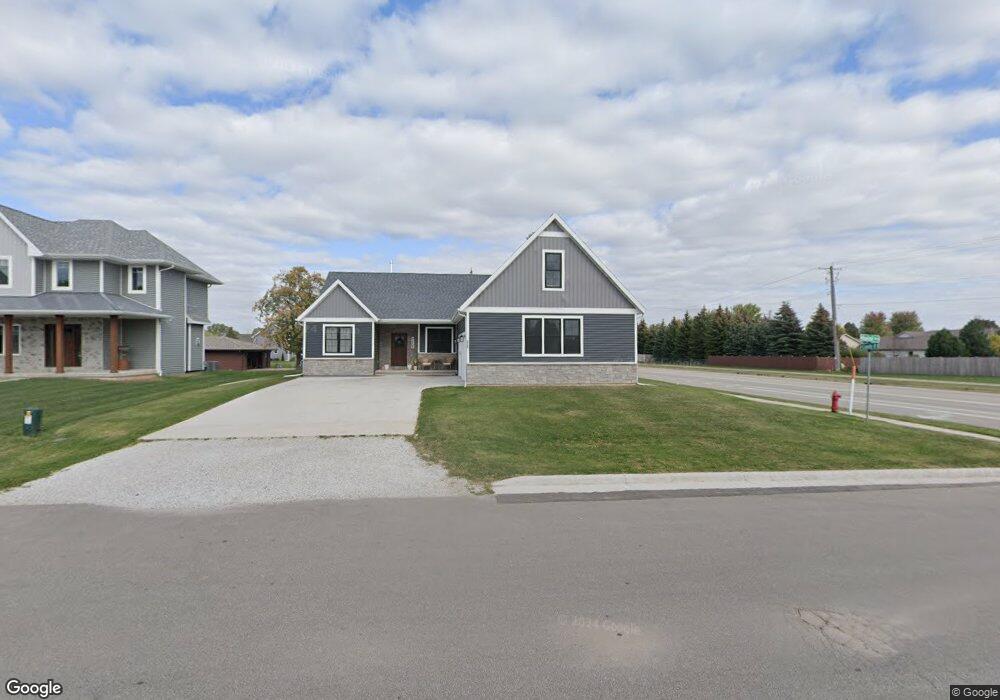 W5704 Hoelzel Way, Appleton, WI 54915 - photo 1