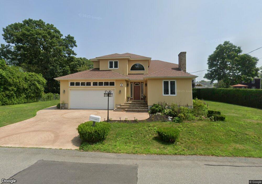 100 Center St, South Dartmouth, MA 02748 - photo 1