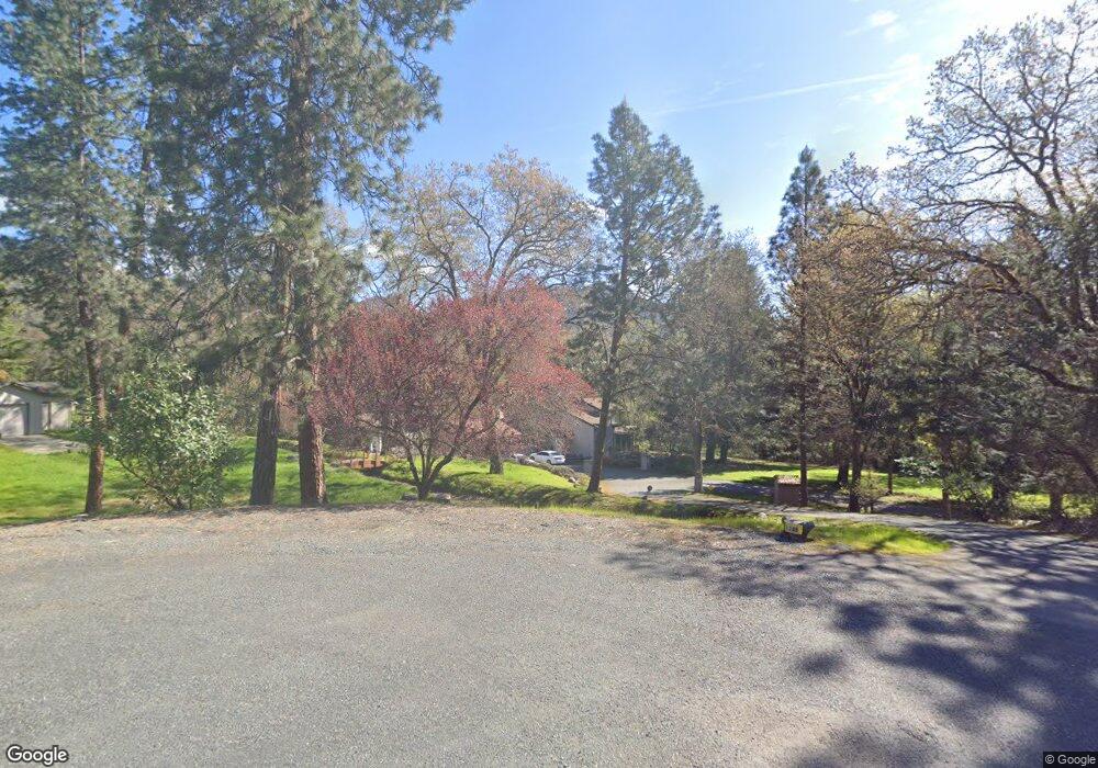 235 Glenoak Ln, Grants Pass, OR 97526 - photo 1