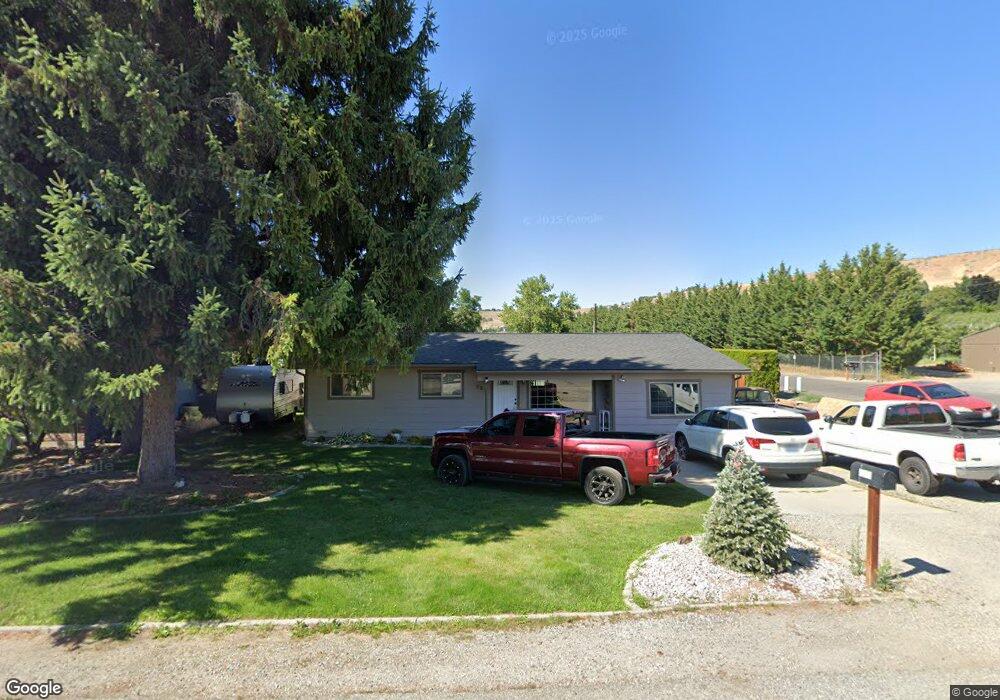 725 13th St NE, East Wenatchee, WA 98802 - photo 1