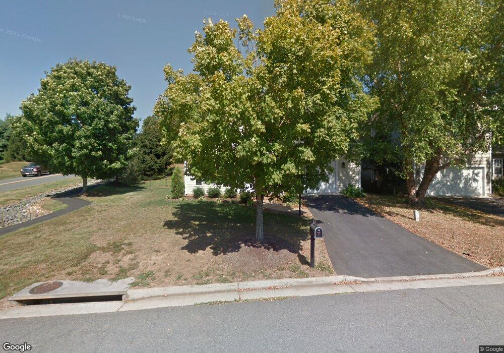 908 Swan Ridge Rd, Charlottesville, VA 22903 - photo 1