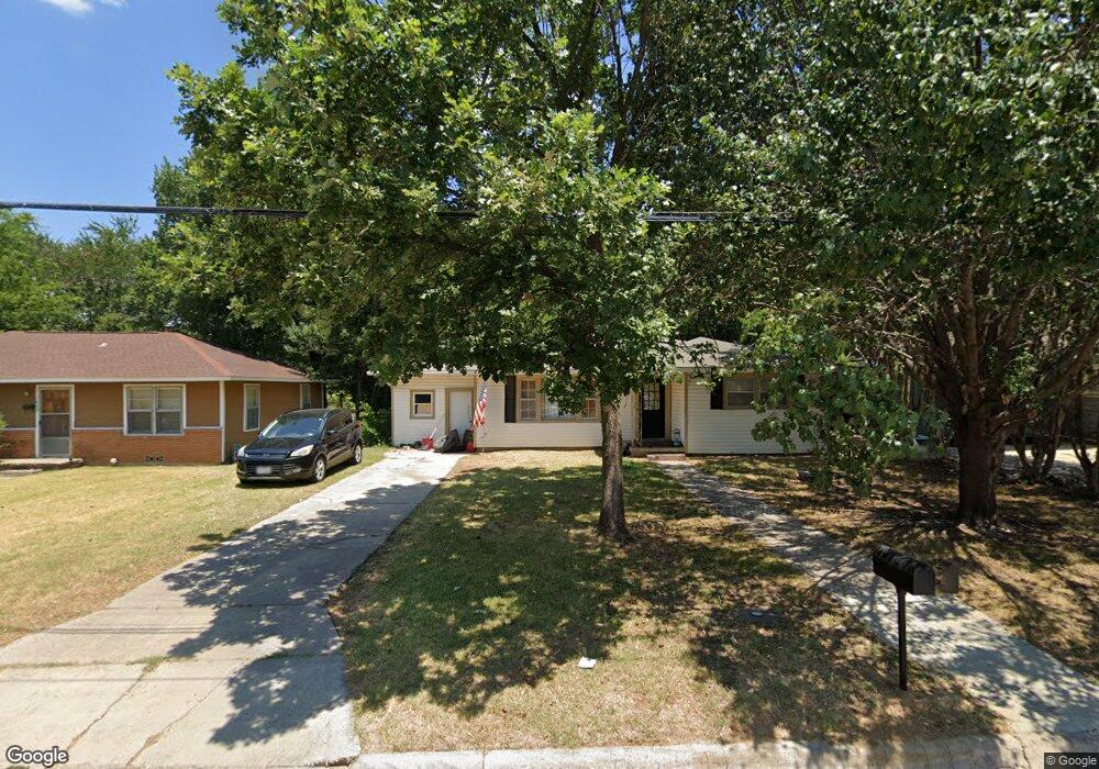 1611 Elizabeth St, Gainesville, TX 76240 - photo 1