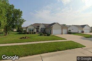 270 Pine Crest Dr, Robins, IA 52328