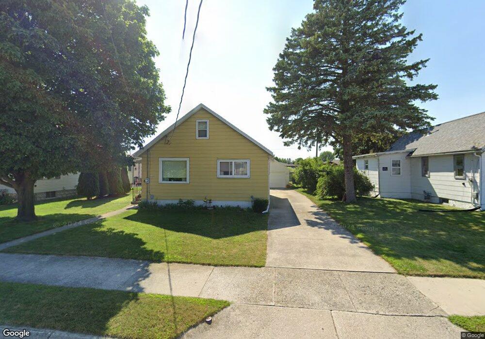 1426 S 32nd St, Manitowoc, WI 54220 - photo 1