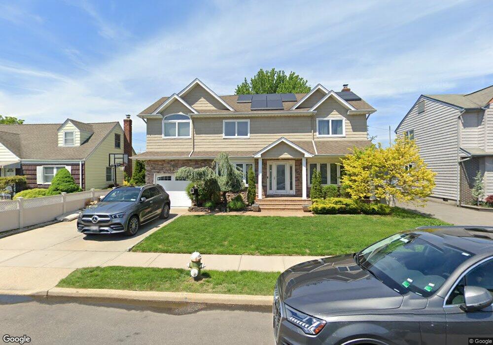 804 Caryl St, Franklin Square, NY 11010 - photo 1