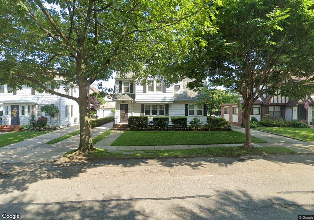 43 Huron Rd, Floral Park, NY 11001 - photo 1