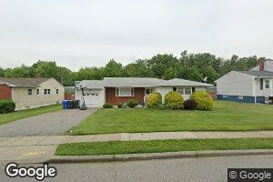 275 Rosewood Ln, Port Reading, NJ 07064