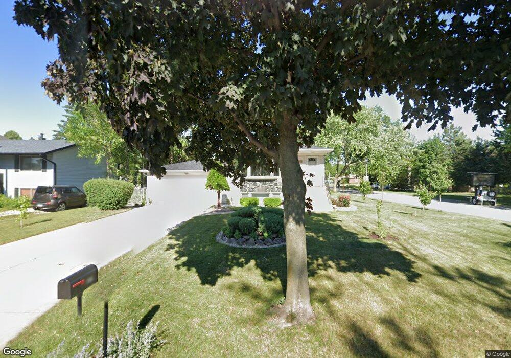 677 N Michigan St, Elmhurst, IL 60126 - photo 1