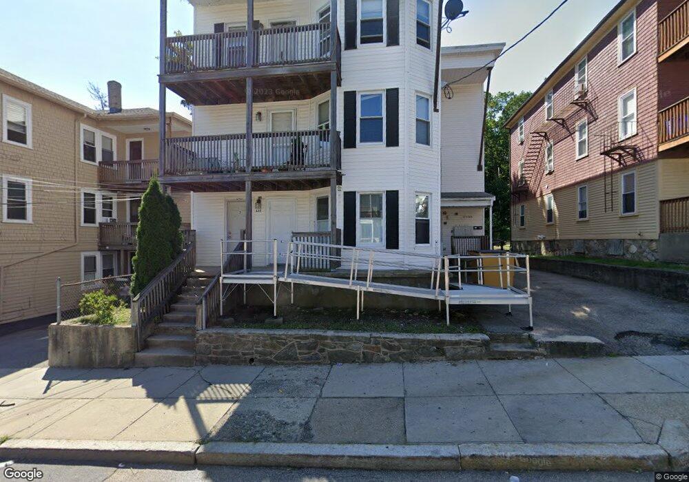 579 Willow St, Woonsocket, RI 02895 - photo 1