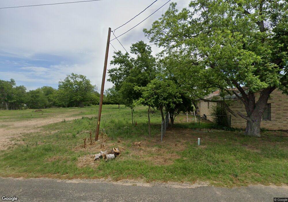 617 N Cherry St, Fredericksburg, TX 78624 - photo 1