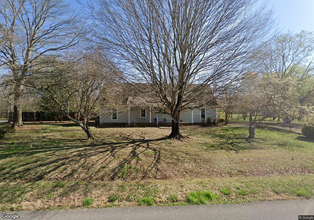 613 Meadowlark Dr, Shelbyville, TN 37160 - photo 1