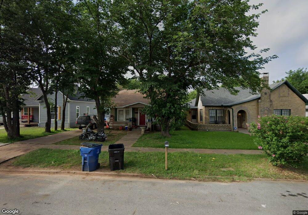 1216 W Walker St, Denison, TX 75020 - photo 1