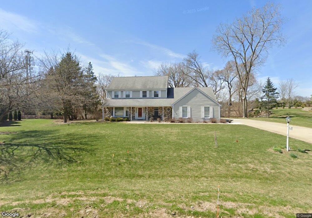 12915 Meadow Dr, Elm Grove, WI 53122 - photo 1