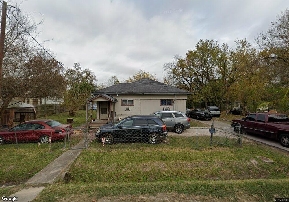 932 Granville Dr, Houston, TX 77091 - photo 1