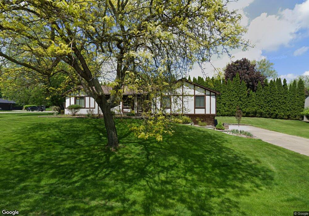 1310 Fieldway Ct, Bloomfield Hills, MI 48302 - photo 1