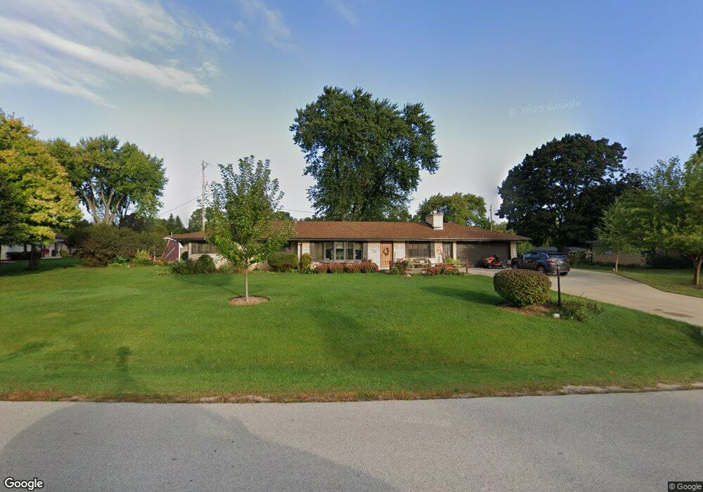 N76W15050 Menomonee Manor Dr, Menomonee Falls, WI 53051 - photo 1