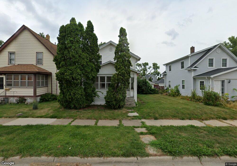 810 N St SW, Cedar Rapids, IA 52404 - photo 1