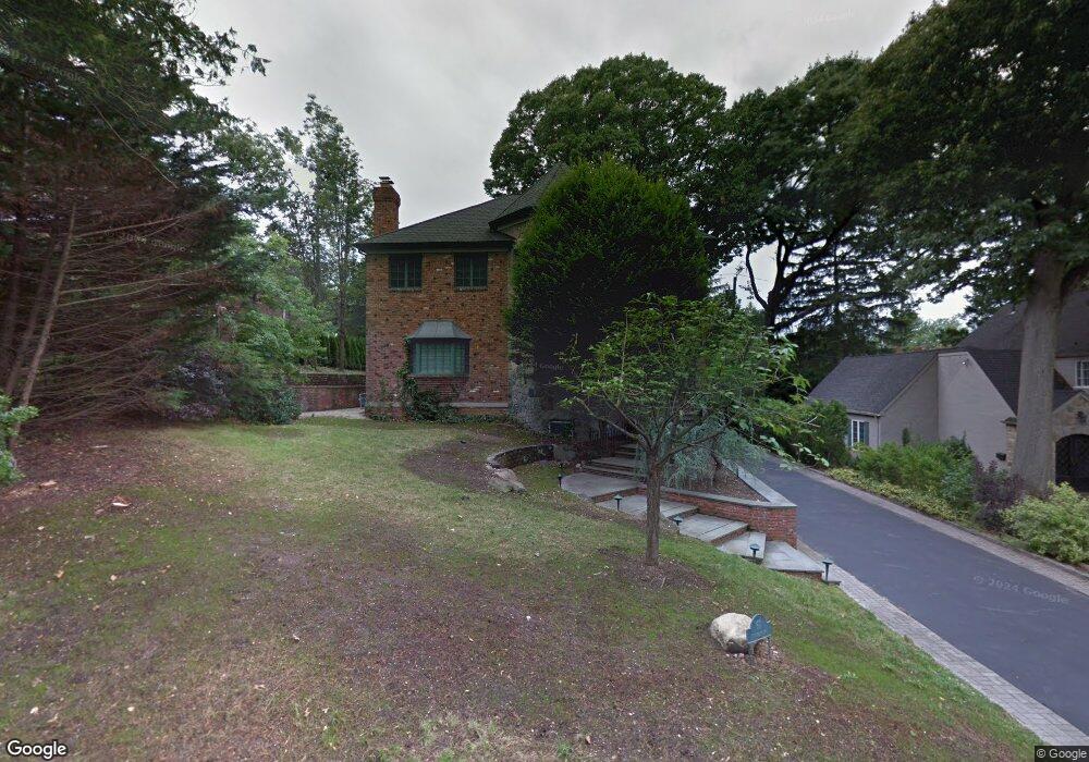 67 Knickerbocker Rd, Manhasset, NY 11030 - photo 1