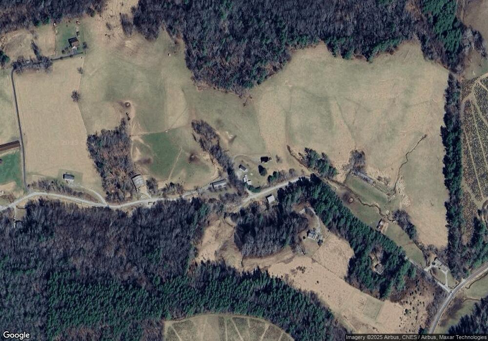 134 Tugman Farm Rd unit 136, Deep Gap, NC 28618 - photo 1