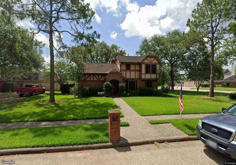 1109 Twin Oaks St, Friendswood, TX 77546 - photo 1