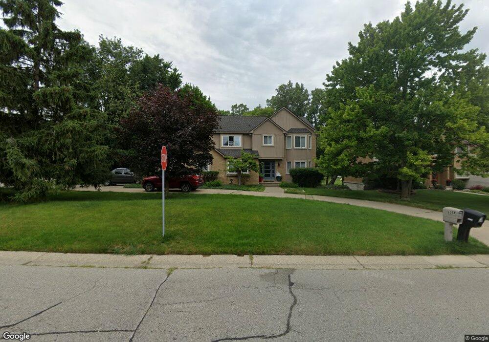 6354 Wood Pond Rd, West Bloomfield, MI 48323 - photo 1