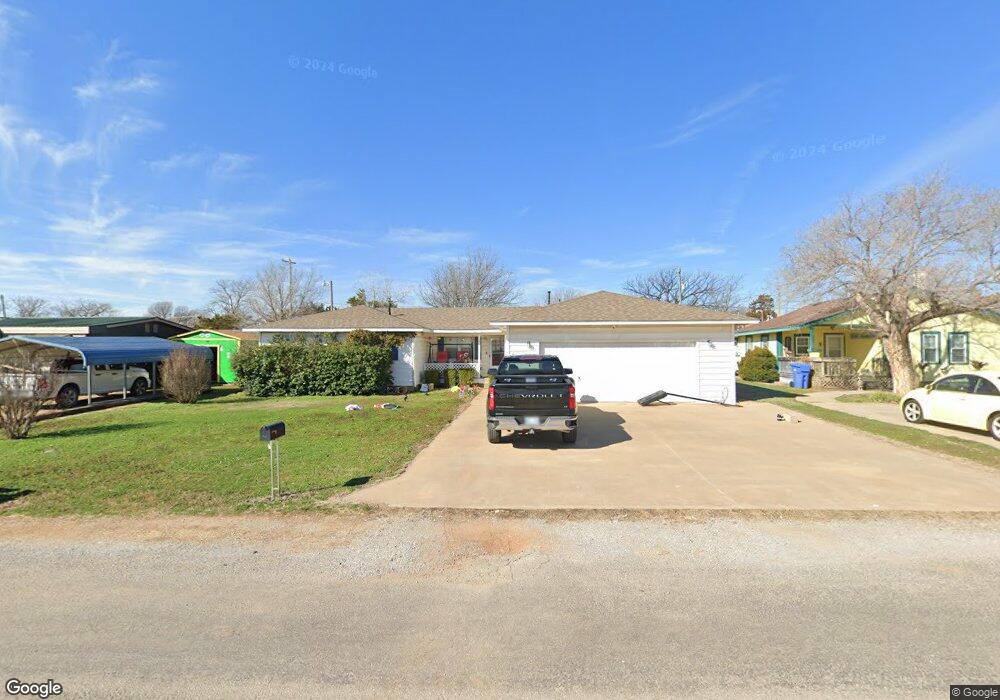 710 NW 4th St, Cache, OK 73527 - photo 1