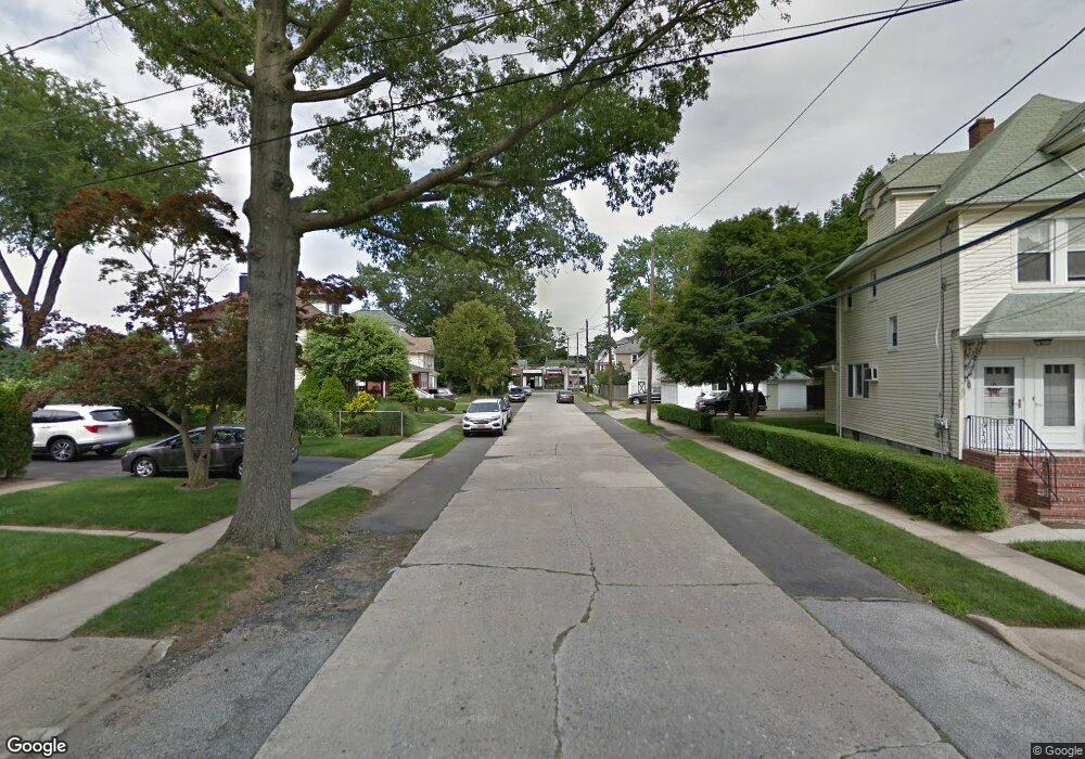 28 Smith St, Lynbrook, NY 11563 - photo 1