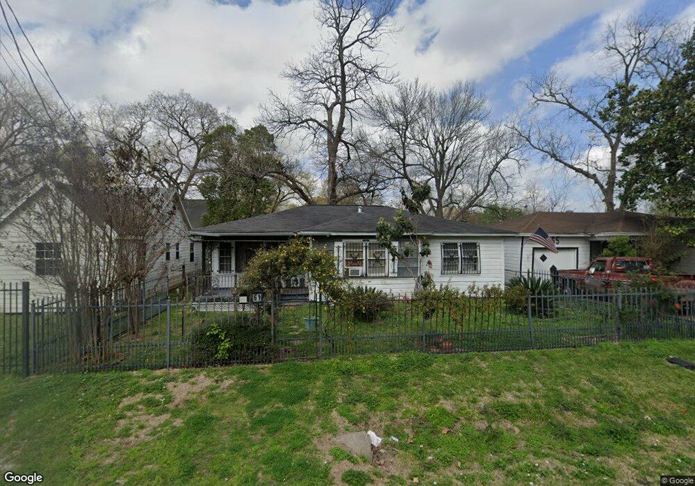 61 De Boll St, Houston, TX 77022 - photo 1
