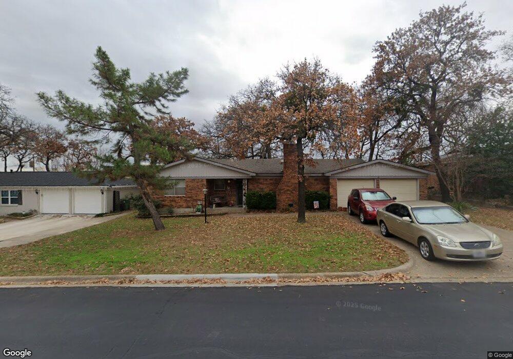 613 Woodcrest Dr, Hurst, TX 76053 - photo 1