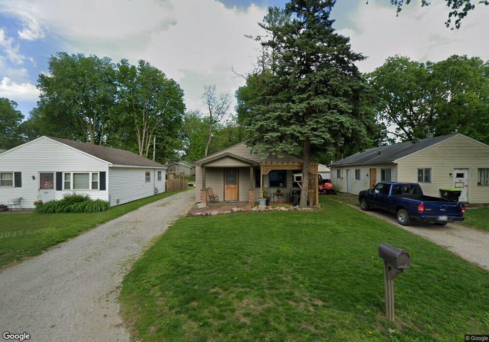 818 S College St, Lincoln, IL 62656 - photo 1