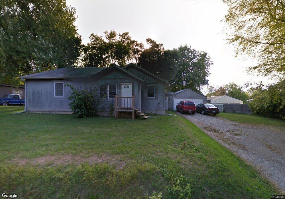 359 Hazel Ave, Newton, IA 50208 - photo 1