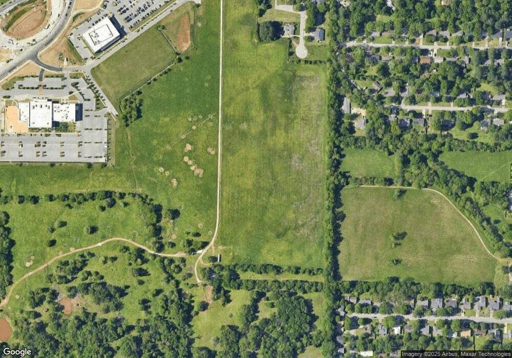 902 W Cleveland Ave, Fayetteville, AR 72703 - photo 1