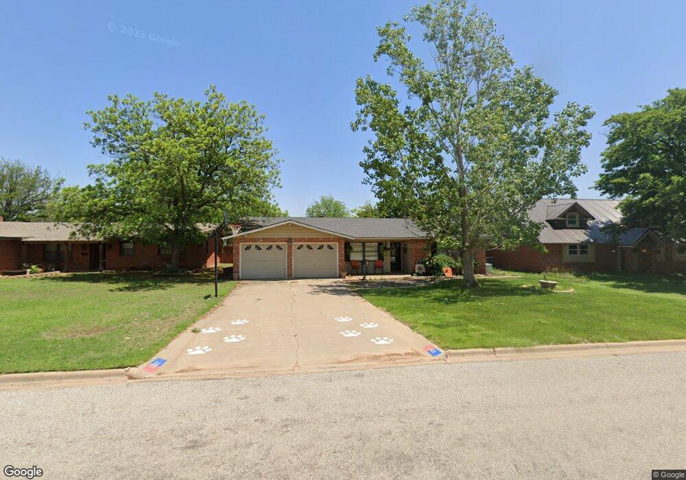 1302 Garland St, Plainview, TX 79072 - photo 1