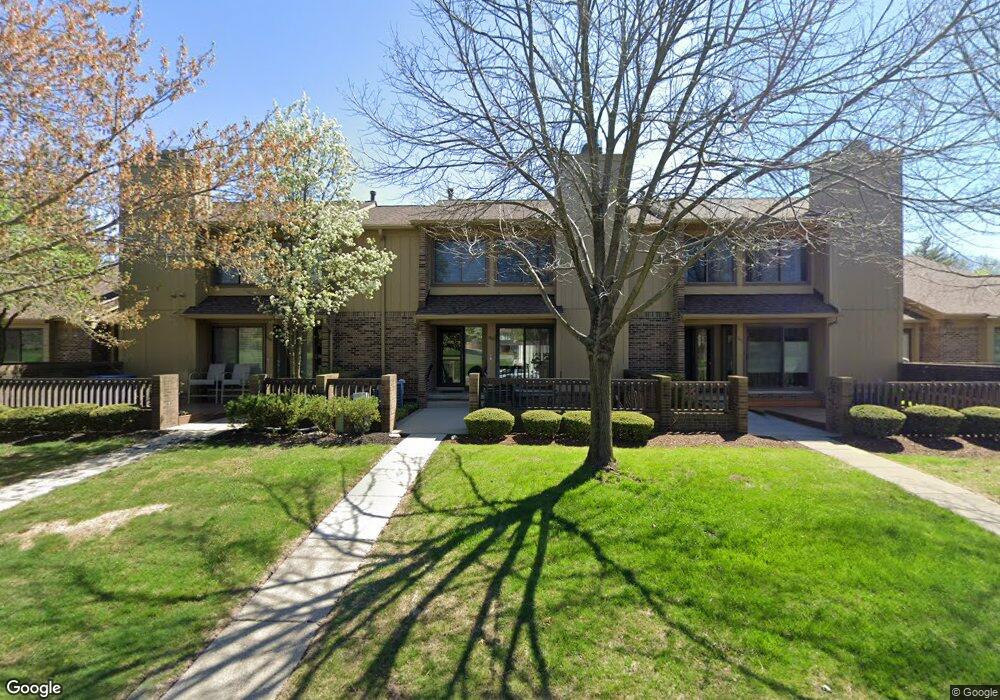 1665 S Hill Blvd, Bloomfield Hills, MI 48304 - photo 1