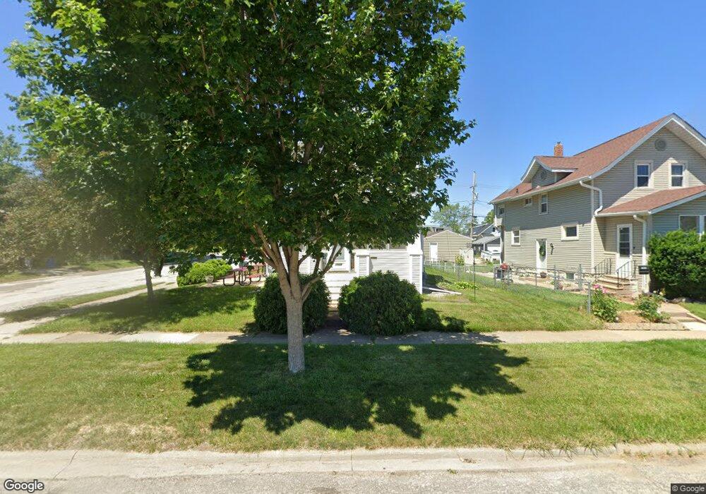 1928 K St SW, Cedar Rapids, IA 52404 - photo 1
