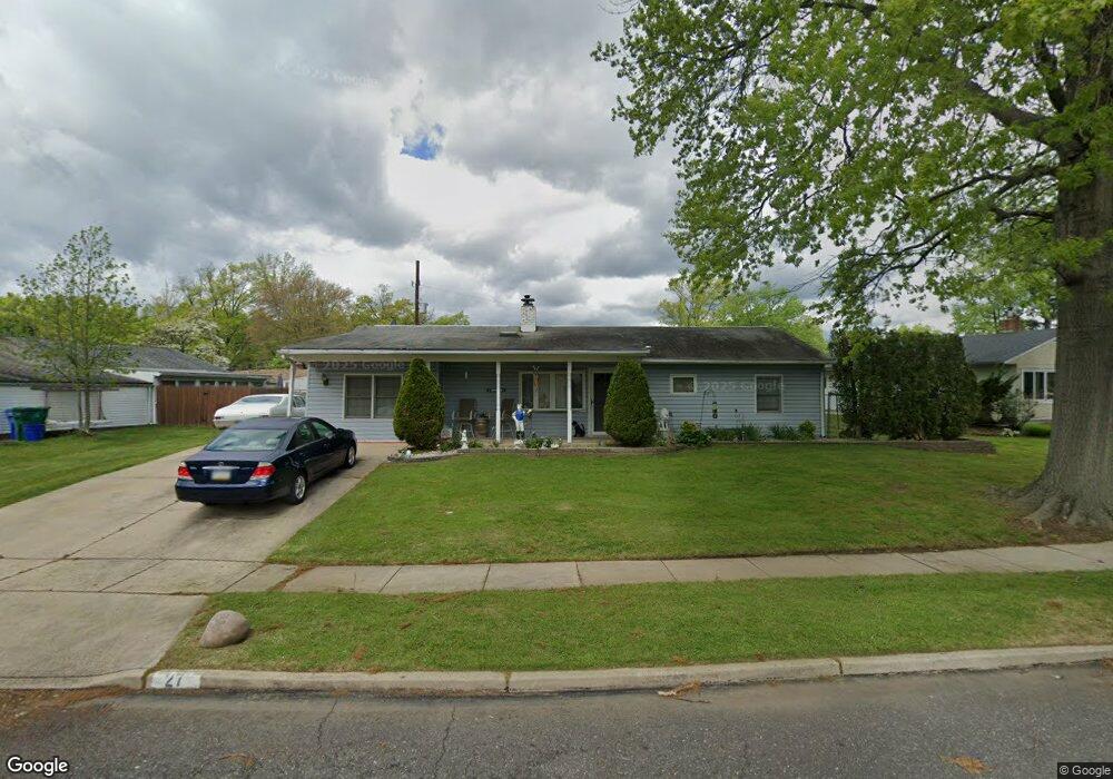 27 Outlook Ln, Levittown, PA 19055 - photo 1