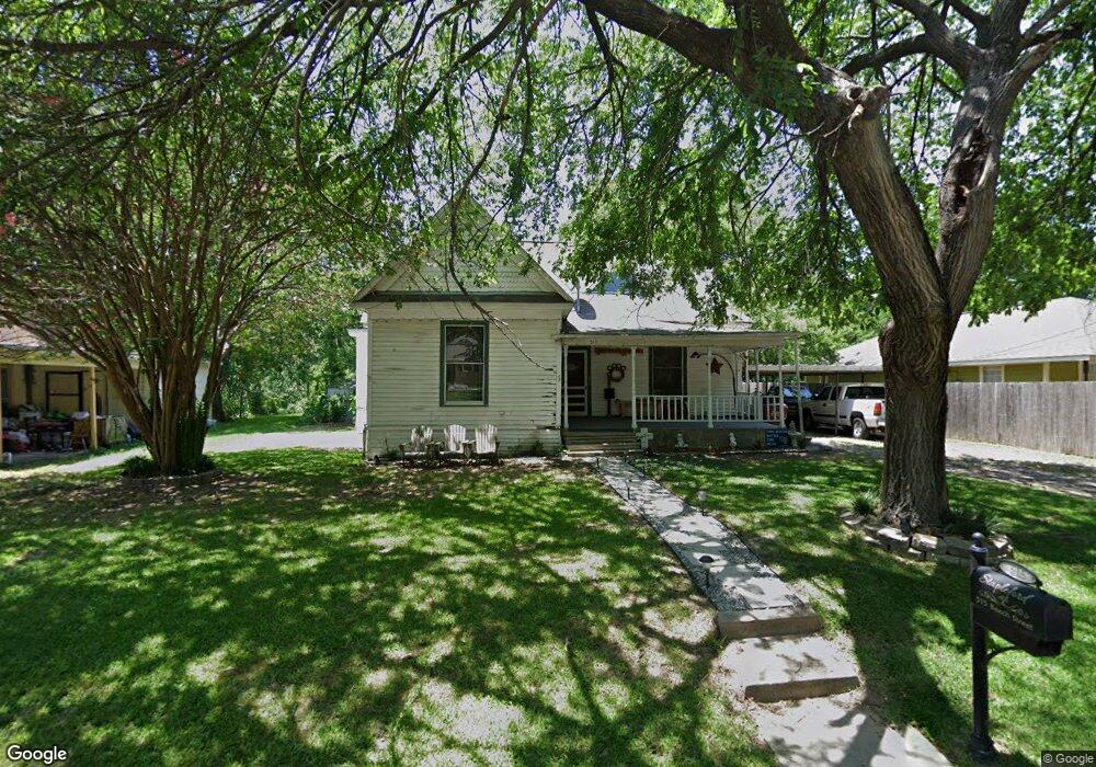 515 Beech St, Bonham, TX 75418 - photo 1