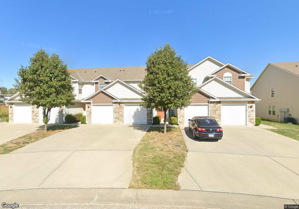 250 Pointe Ln, Raymore, MO 64083 - photo 1