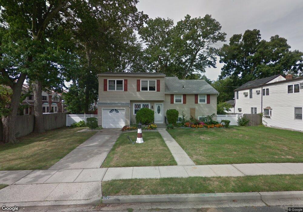 622 Farmers Ave, Bellmore, NY 11710 - photo 1