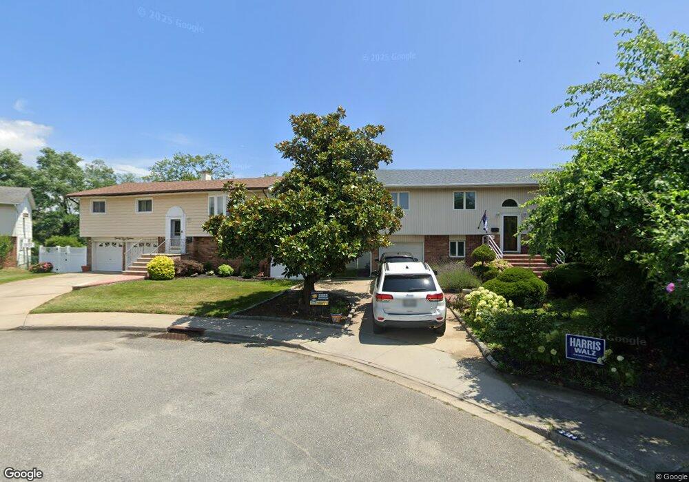 2318 Jeffrey Ct, Merrick, NY 11566 - photo 1