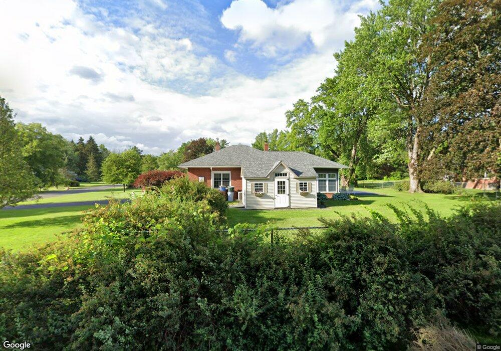 10 Fernwood Dr, Albany, NY 12211 - photo 1