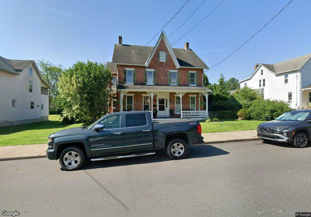 810 Juniper St, Quakertown, PA 18951 - photo 1