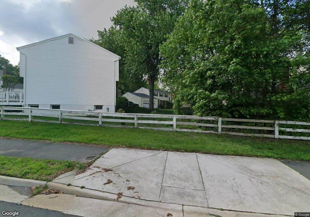 9911 Manet Rd, Burke, VA 22015 - photo 1