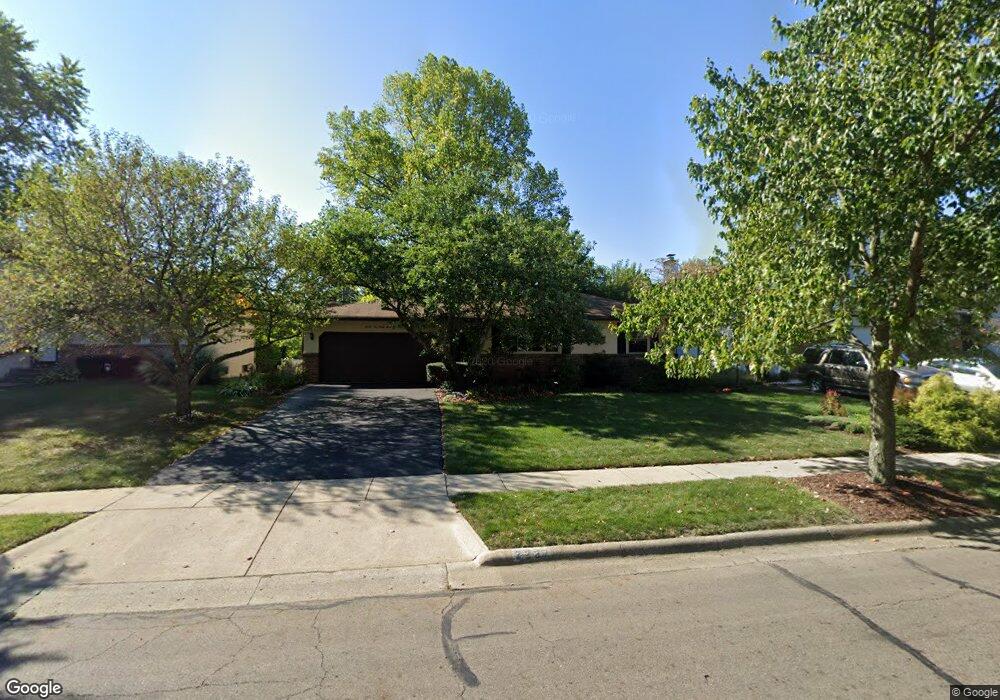 2237 Maplewood Dr, Columbus, OH 43229 - photo 1