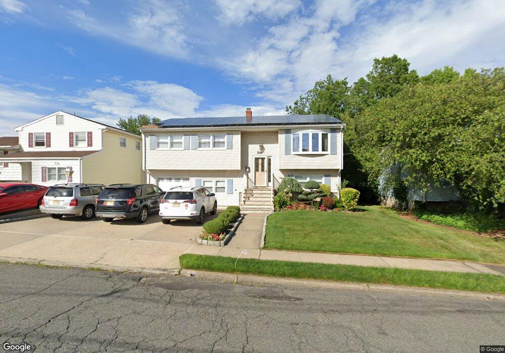 706 Franklin Dr, Perth Amboy, NJ 08861 - photo 1